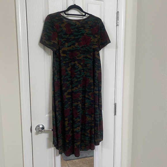 Gently Used LulaRoe (S) Carly Dress - Picture 2 of 6